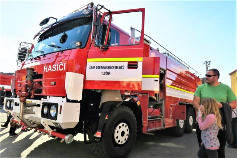 Obrázek článku Zásahové vozidlo dobrovolných hasičů z Tlučné se dočkalo svého znovuzrození, přispěla Nadace ČEZ