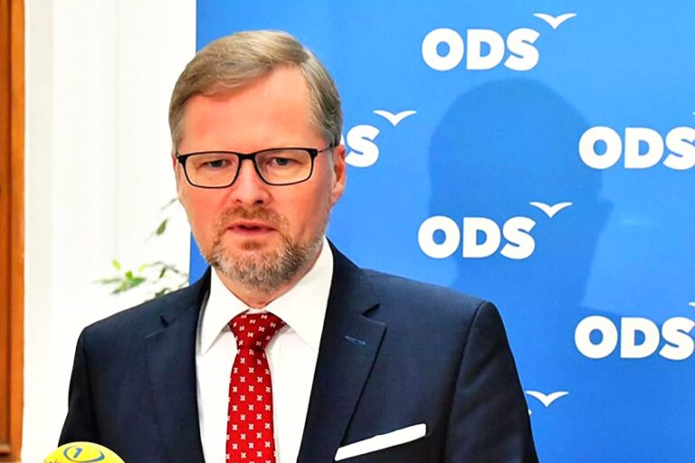 Obrázek článku Český premiér Petr Fiala se zařadil mezi zastánce zachování aut se spalovacími motory