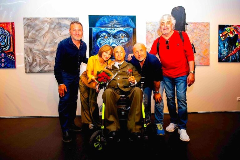 Obrázek článku Petra Černocká a další výtvarníci se zapojili do charitativní aukce Umění proti válce