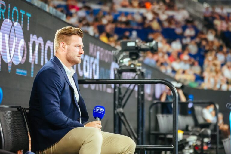 Obrázek článku Hrozný trapas na olympiádě. Omylem zapnutý mikrofon odhalil skutečný názor komentátora. Za klobouk si ho nedá