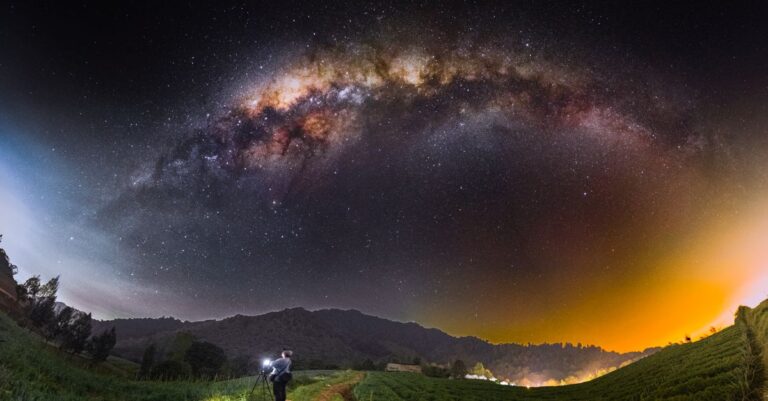 Obrázek článku Mléčná dráha ukázala, že tajemný útvar je velmi blízko zemi. Astronomové to netušili