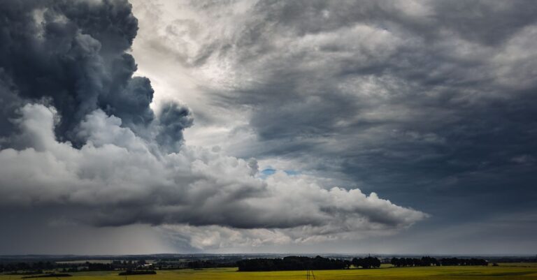 Obrázek článku Předpověď na srpen se změnila. Meteorologové mají špatné zprávy pro Čechy. Bude chladno a bouřky