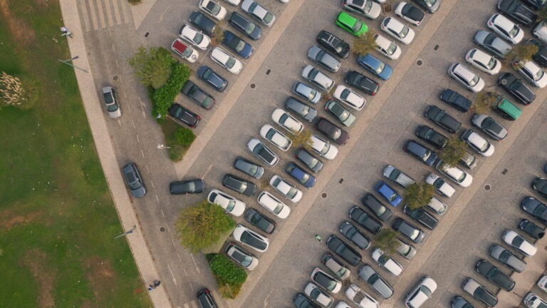 Obrázek článku Češi vůbec neznají přednosti při parkování u supermarketů. Hrozí jim zbytečné nehody