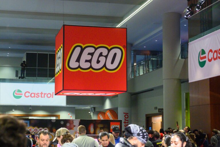 Obrázek článku Zážitek který spojí tátu se synem aneb jak Lego technic spolehlivě poráží virtuální svět